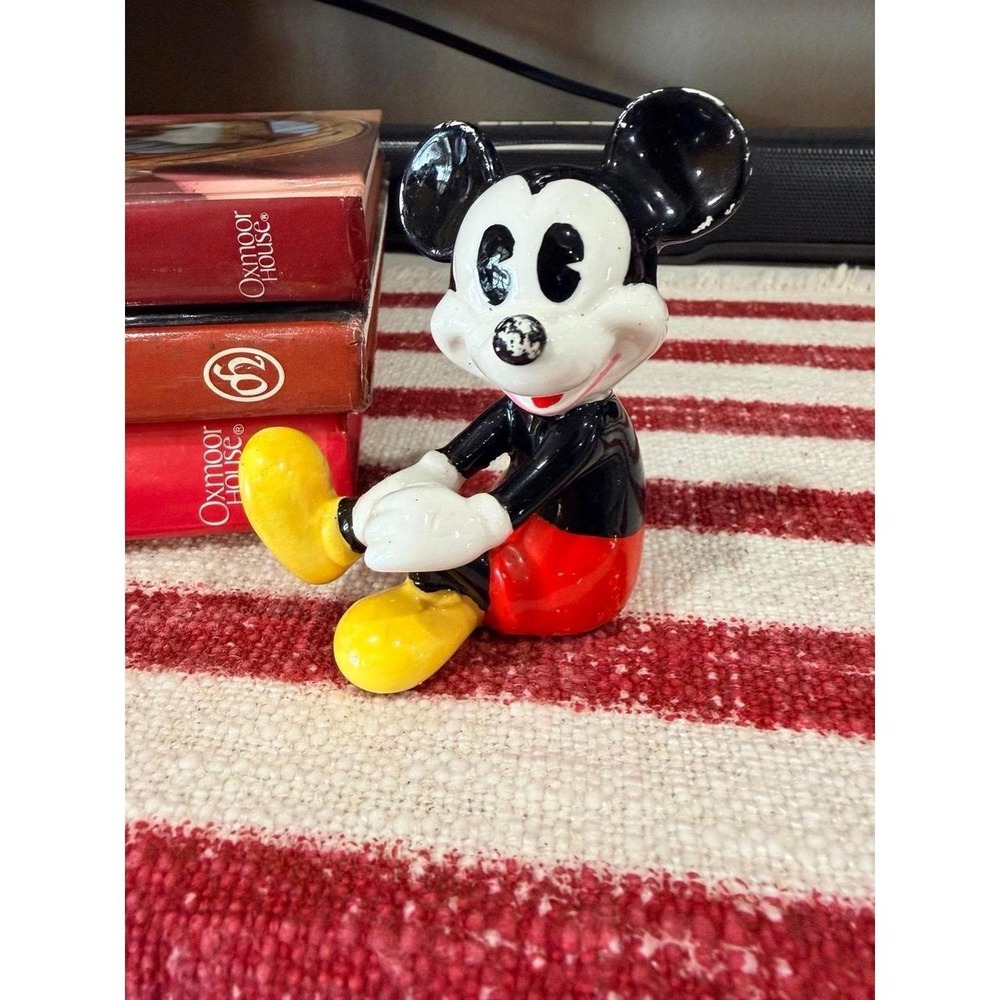 Vintage ceramic sitting Mickey